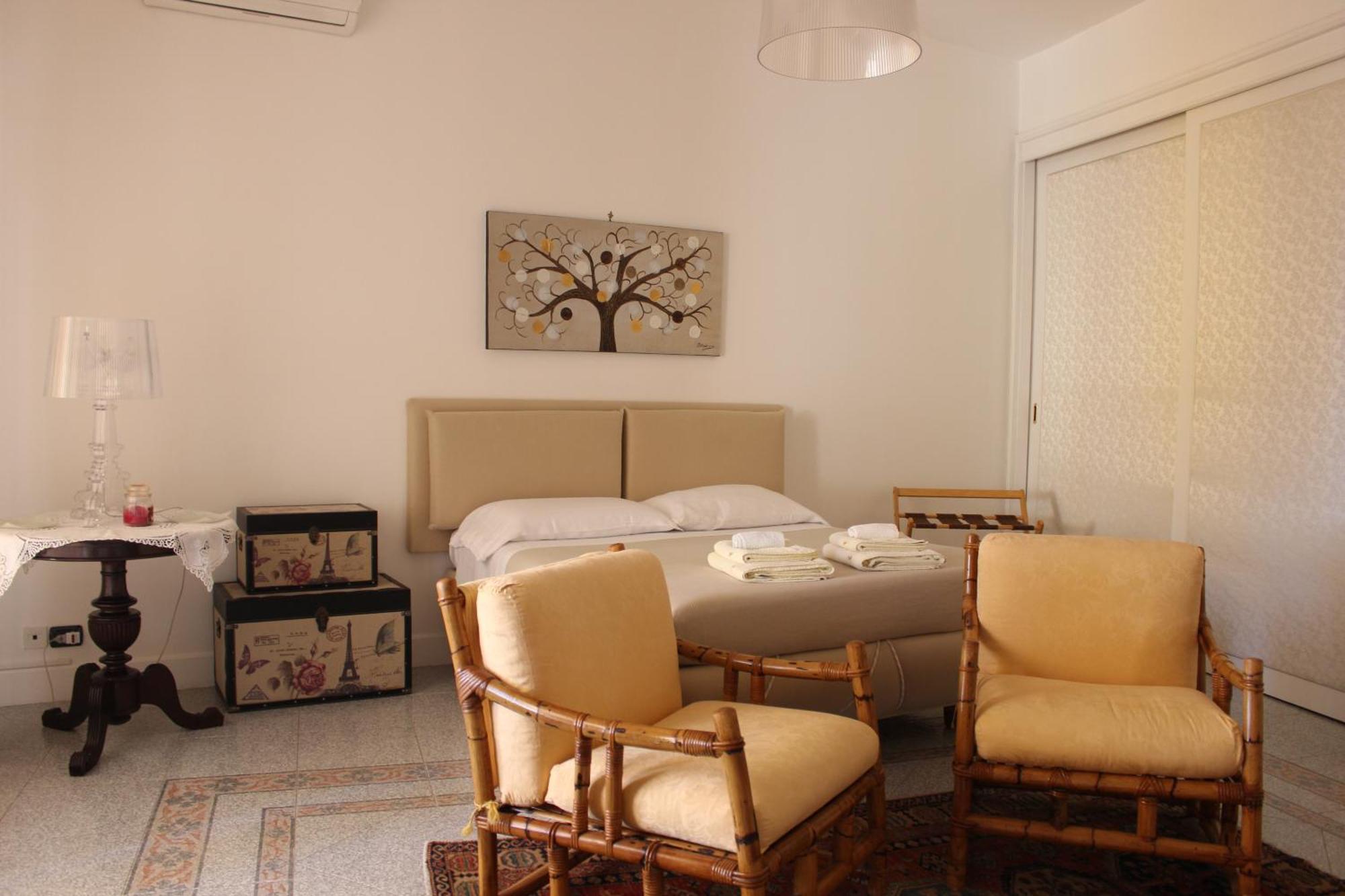 La Maison Dorée Giardini-Naxos Extérieur photo